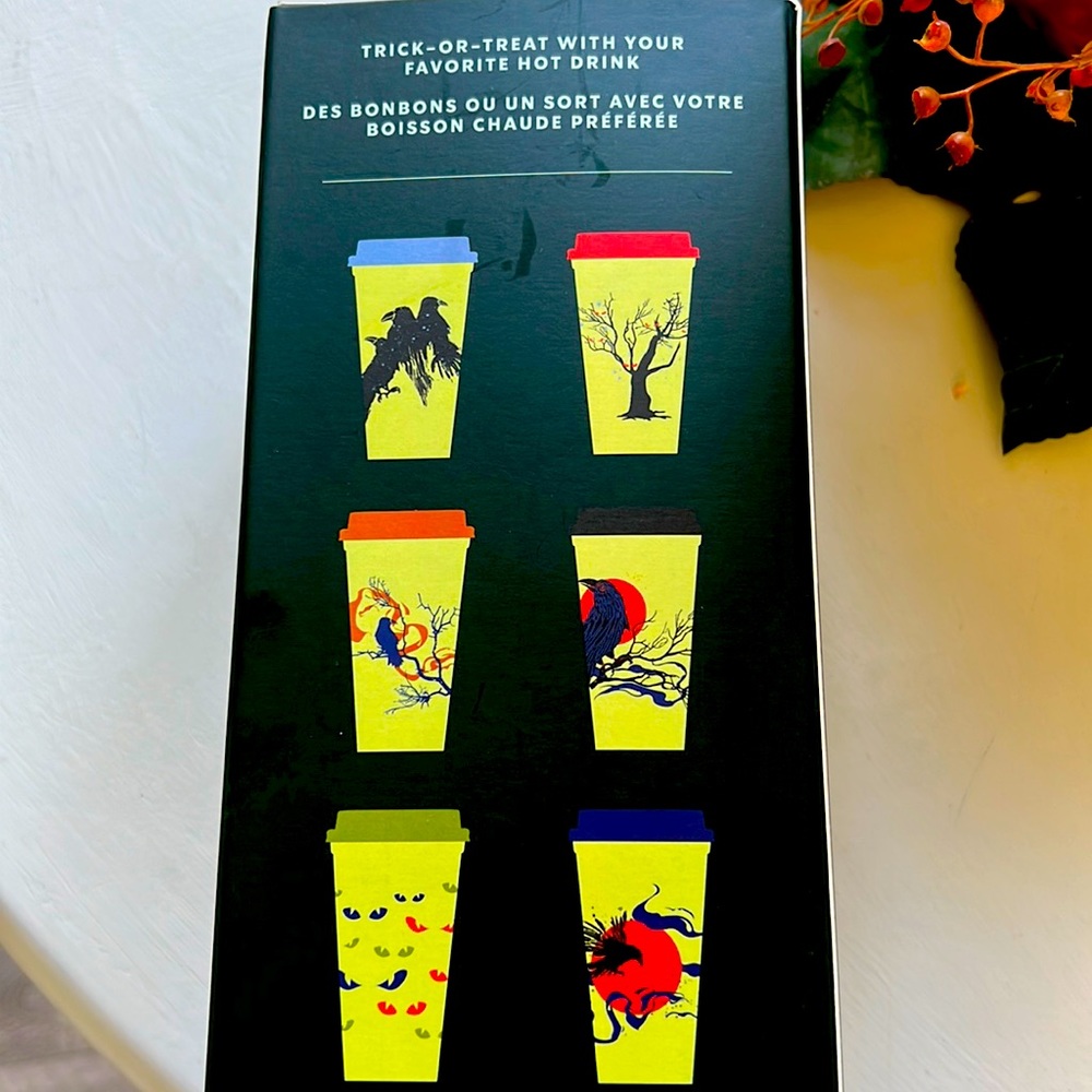 NIB 2022 Halloween 🎃 glow in dark hot cups last one